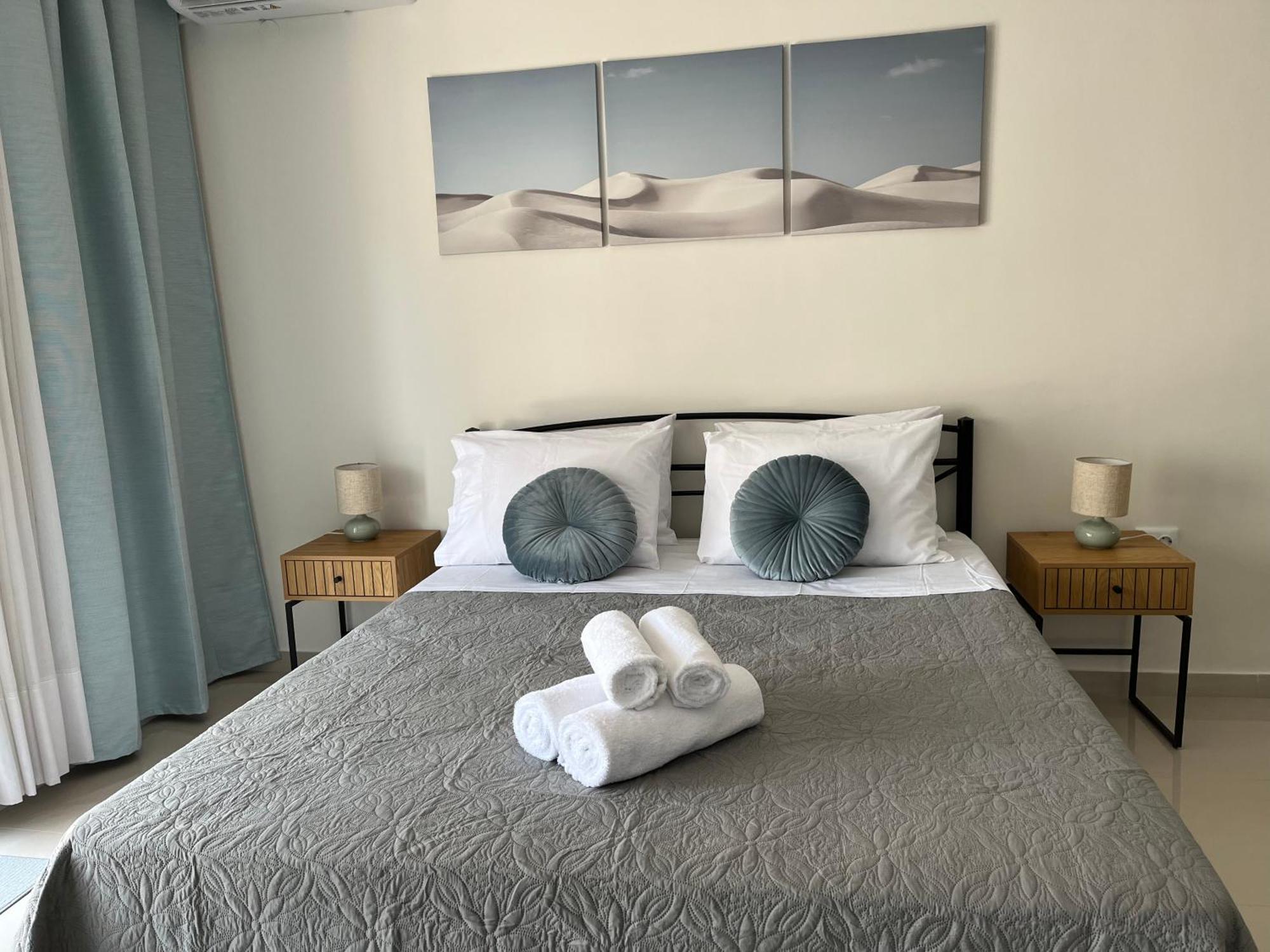 Irene Beach Front Luxury Suite Peraía Exterior foto